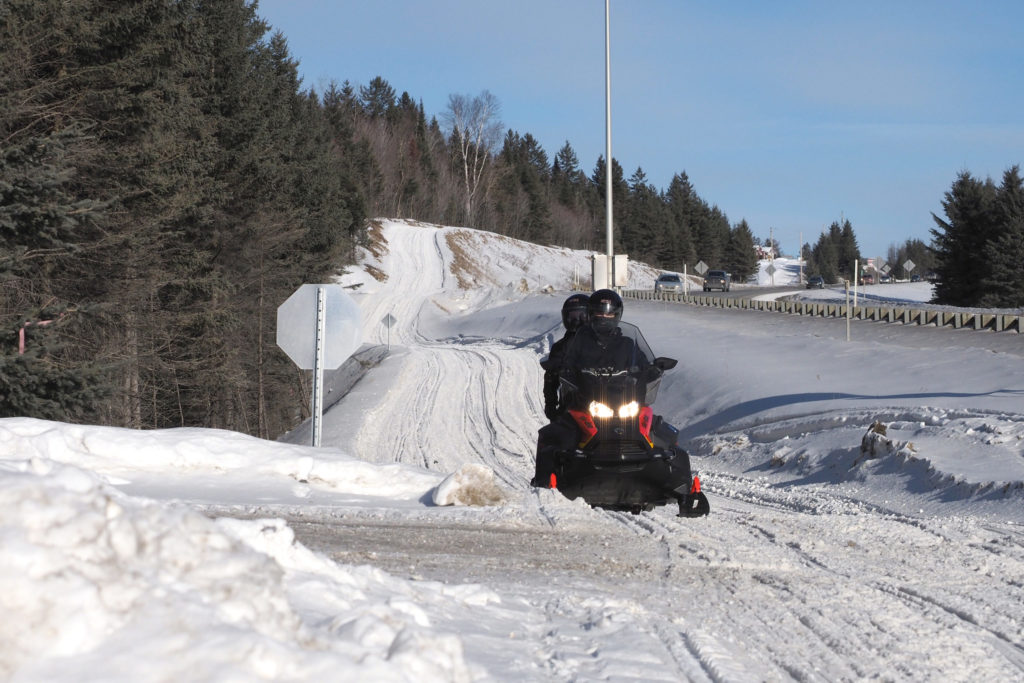 On surveille sur le sentier de Mont-Tremblant