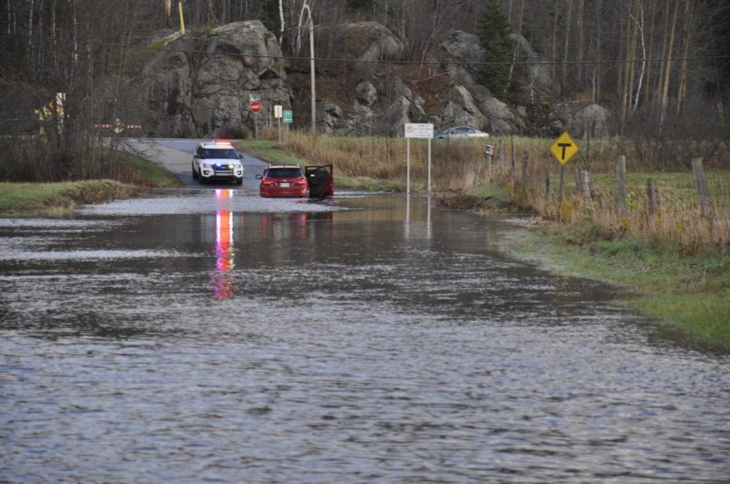 L’eau monte à Mont-Tremblant: soyez prudents
