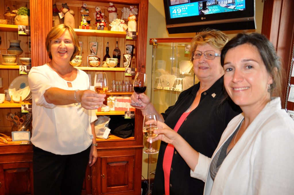 Nos artisans en vitrine au Bureau touristique