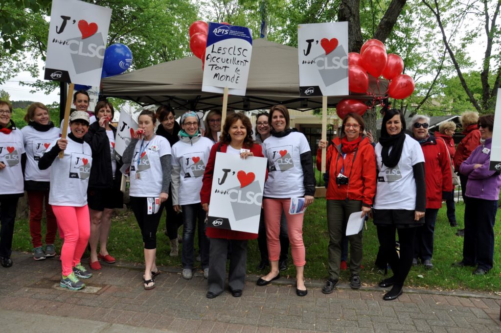 Les syndicats manifestent pour le maintien des CLSC