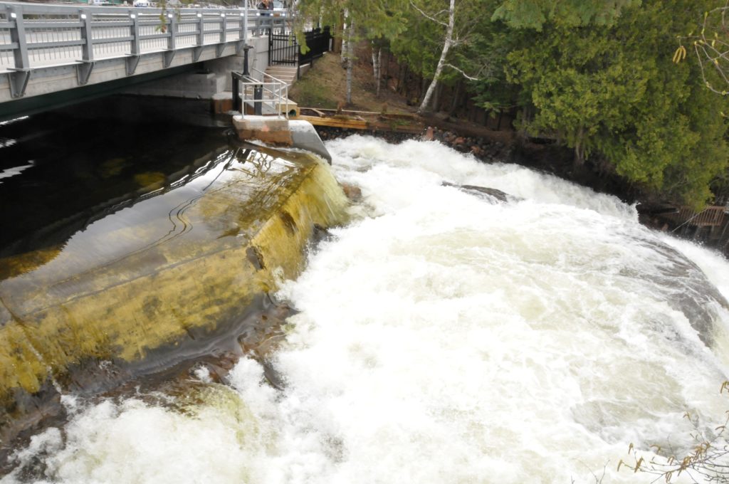 Barrage du lac Tremblant: il y aura une consultation publique