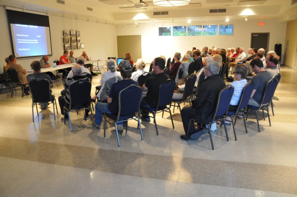 Garage municipal d’Arundel: les avis sont partagés parmi les citoyens
