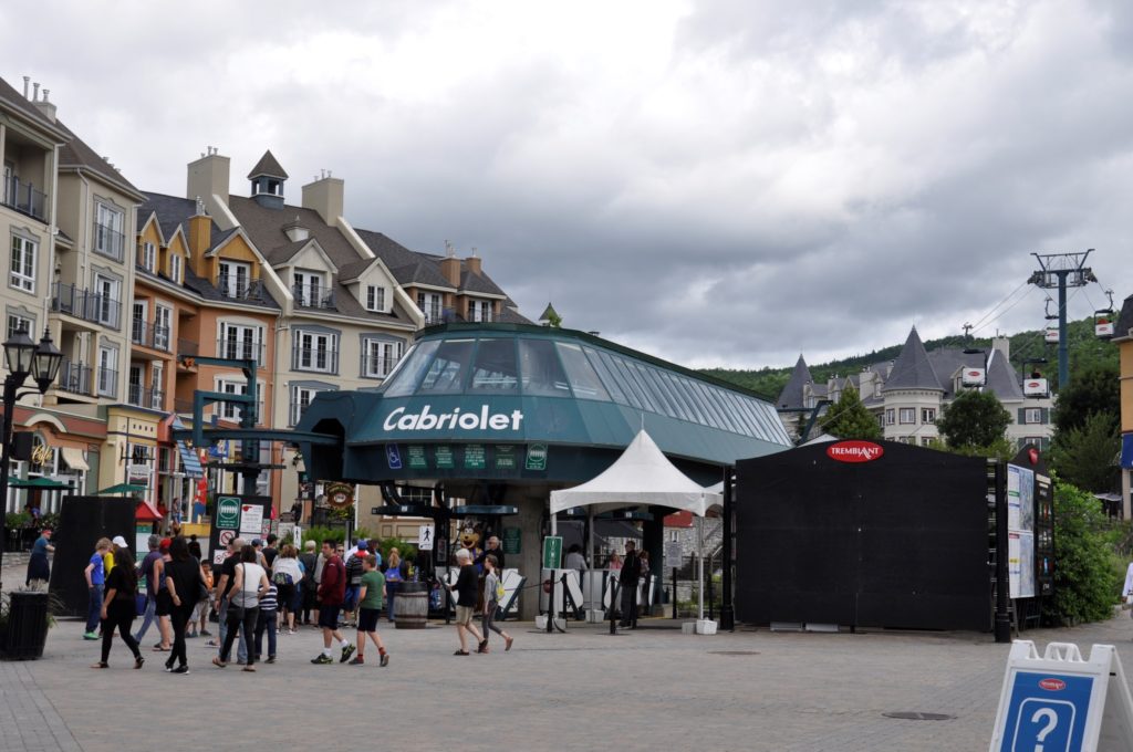 La Station Mont-Tremblant est le principal employeur local