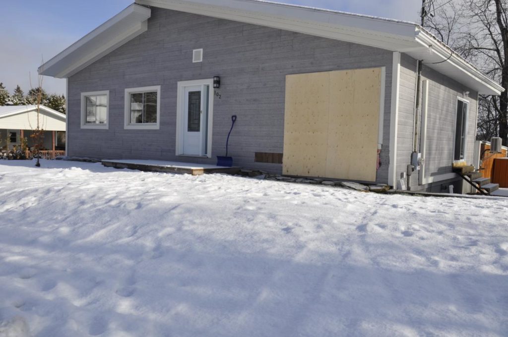 Un autobus défonce une maison à Huberdeau pendant l’absence du propriétaire