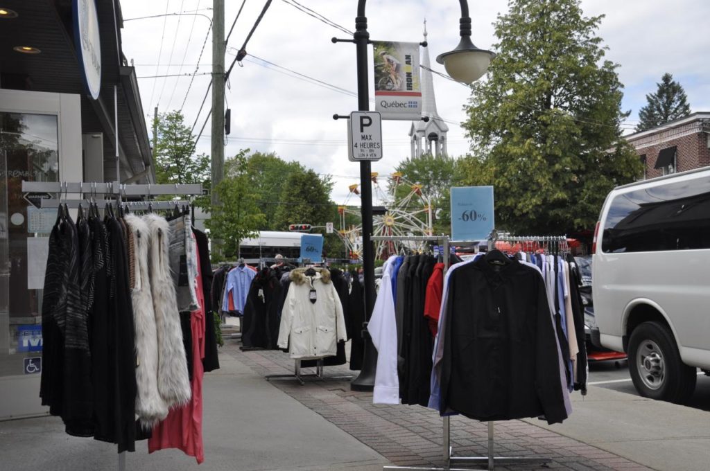Mont-Tremblant en fête annulé : la vente-trottoir aura lieu quand même