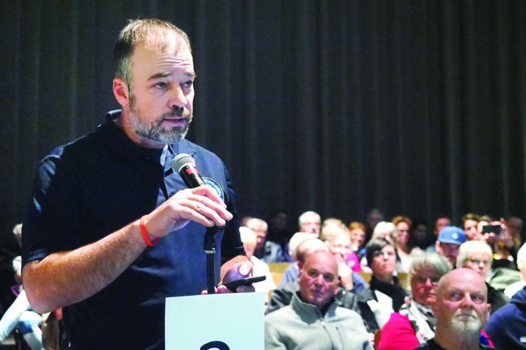 Le président du syndicat des policiers offre sa démission