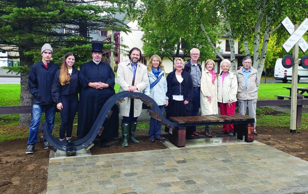 Inauguration d’un banc en hommage au P’tit Train du Nord