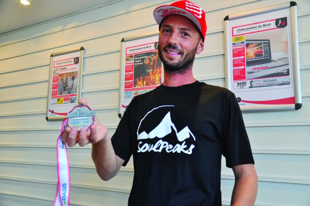 Jean-François Duquette court le Marathon de Montréal pieds nus