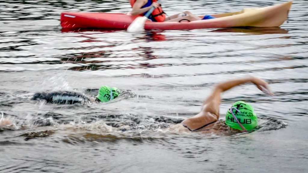 Un imposant peloton pour la quatrième Traversée du lac Tremblant