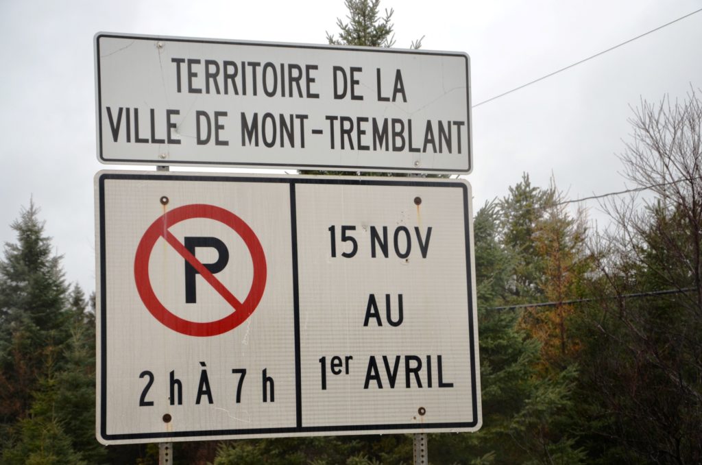 Sationnement interdit sur un chemin public la nuit