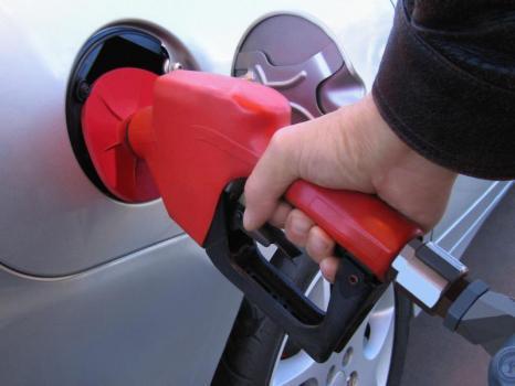 L’essence a coûté moins cher dans les Laurentides en 2015