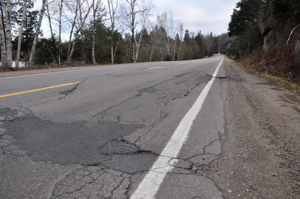 Route 327: Mont-Tremblant rappelle le Ministère à ses promesses