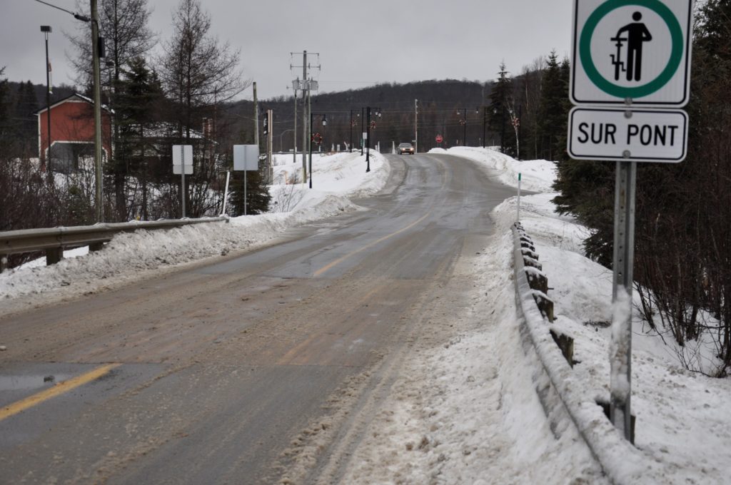 Transports Québec impose une limite de charge sur un pont local