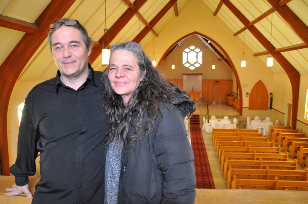 Ils veulent ramener le monde à l’église