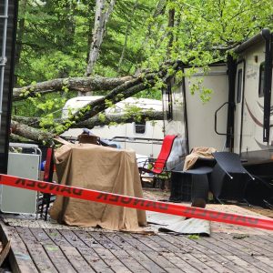 Les dommages sont considérables au Camping Domaine des Cèdres, mais les gens sont en sécurité. (Photo:Denise Coderre)