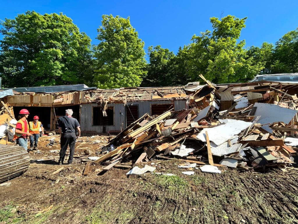 Fondée dans les années 50, la Cabane à sucre Millette a été démolie