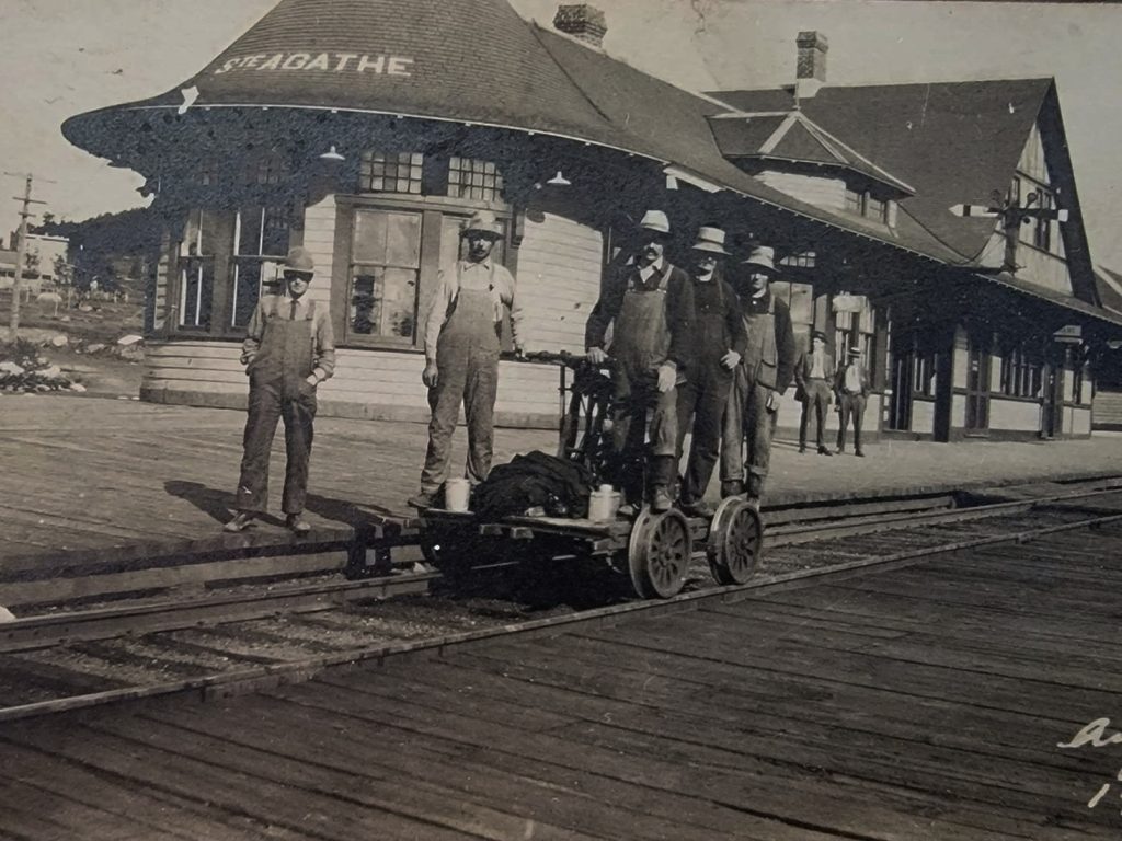 Les travailleurs du chemin de fer