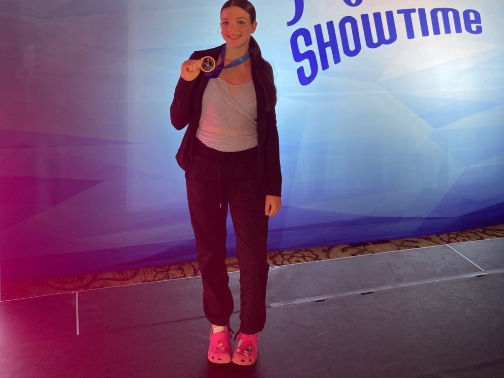 Ellie St-Arnaud remporte l’or à sa première compétition de danse