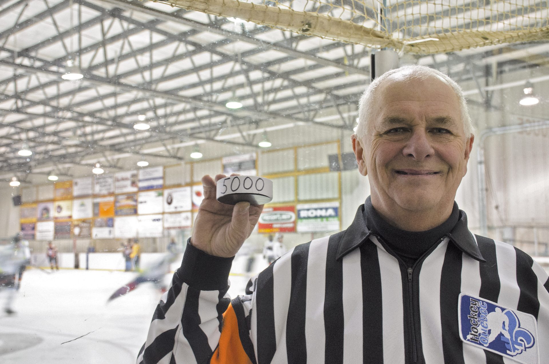 Un arbitre de hockey